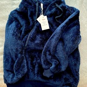 NWT Hoodie, quarter zip
